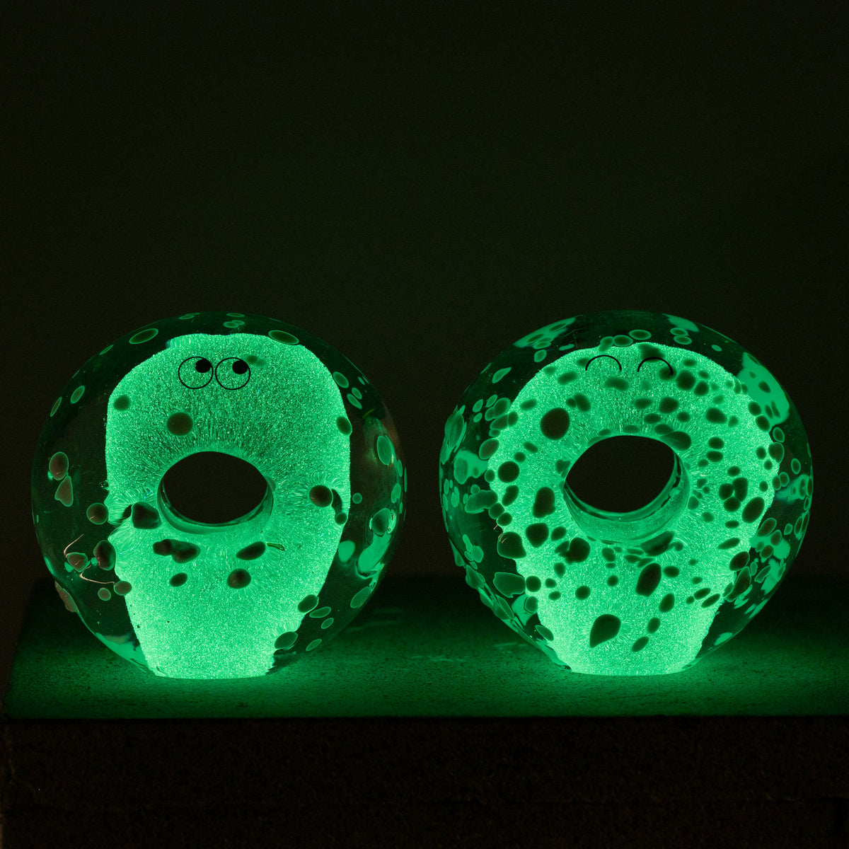 Studio Arhoj Crystal Blob キノコ型ガラスオブジェ Crystal Blob - Sparkle Green Shroom – Studio Arhoj Store