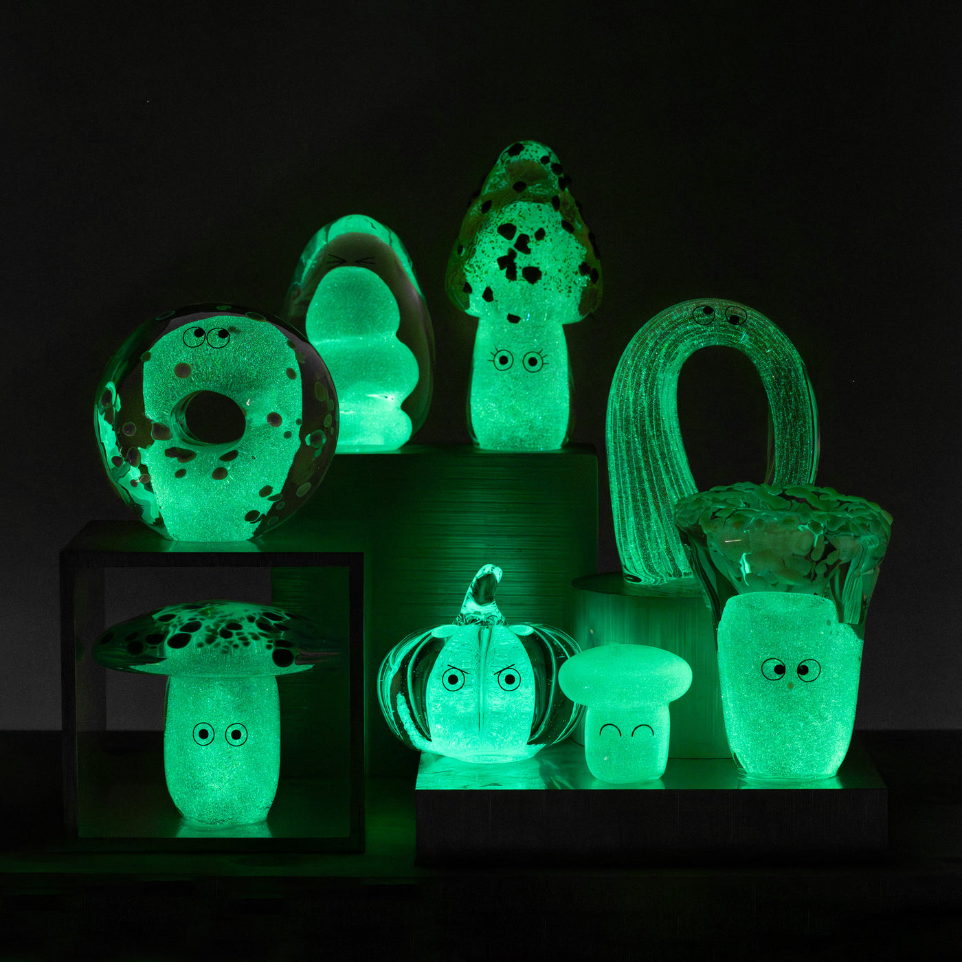 GLOW Crystal Blob Group